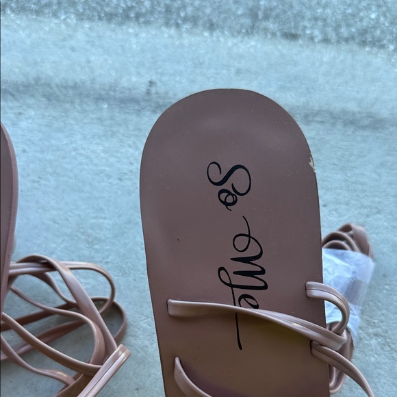 So Me Mauve-Tan Strappy Women's Sandals - Picture 4 of 8